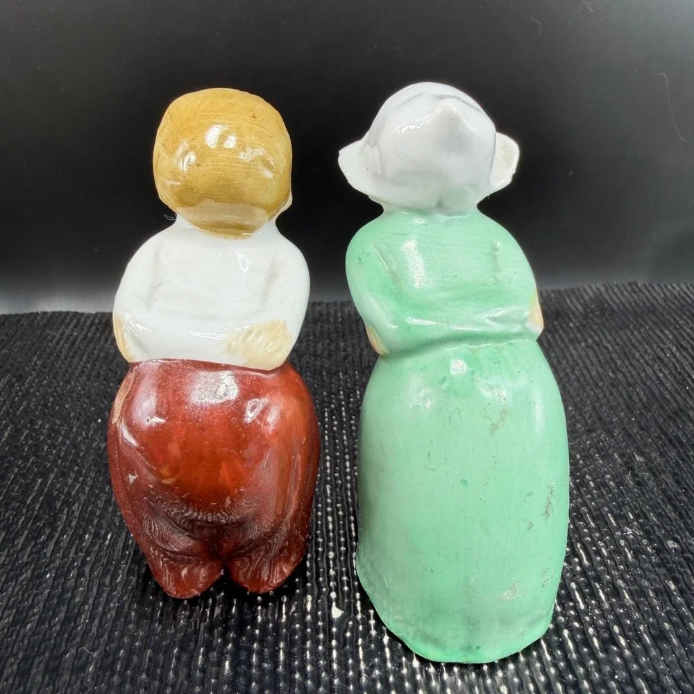 Vintage‎ Dutch Kissing Boy and Girl Figurine set 2 Ceramic Made in Japan Decor